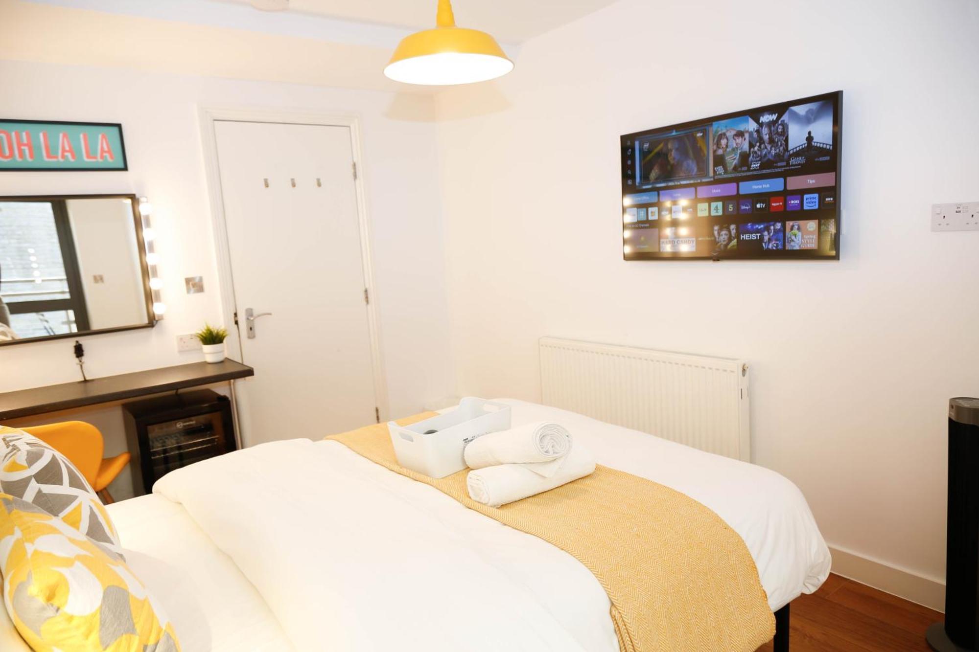 New Luxury Rooms In The Heart Of London Next To Shops, Cafes, Bars & Metro With Shared Bathrooms Luaran gambar
