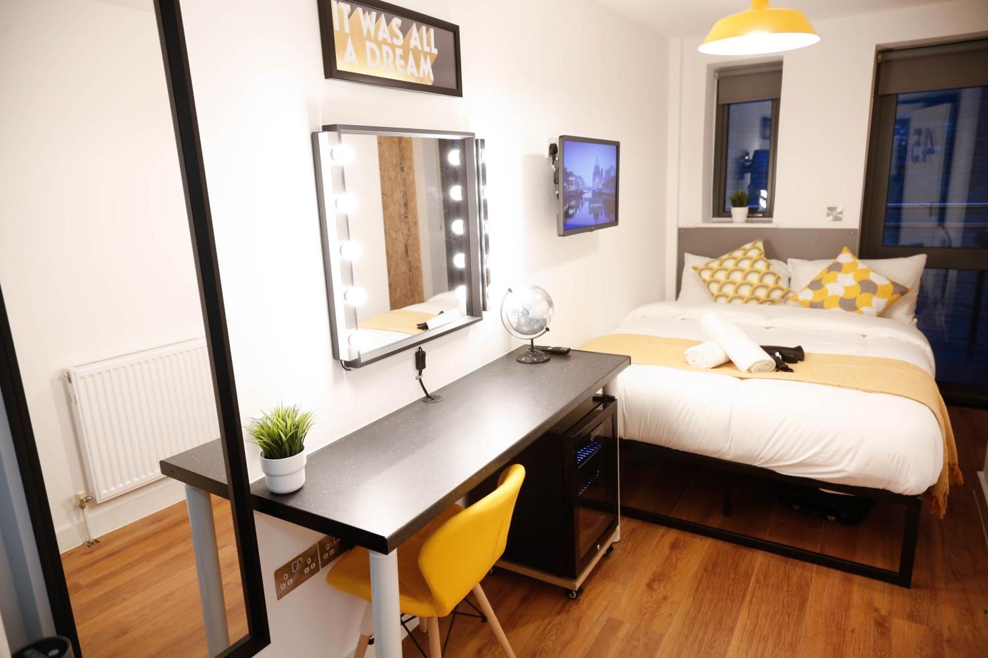 New Luxury Rooms In The Heart Of London Next To Shops, Cafes, Bars & Metro With Shared Bathrooms Luaran gambar