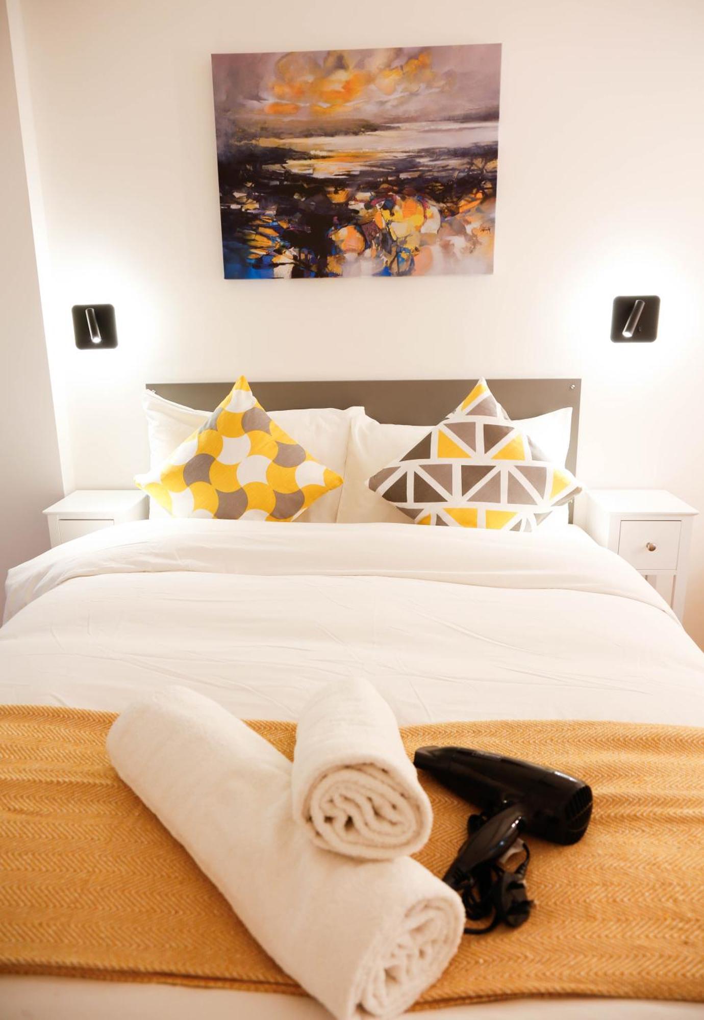 New Luxury Rooms In The Heart Of London Next To Shops, Cafes, Bars & Metro With Shared Bathrooms Luaran gambar