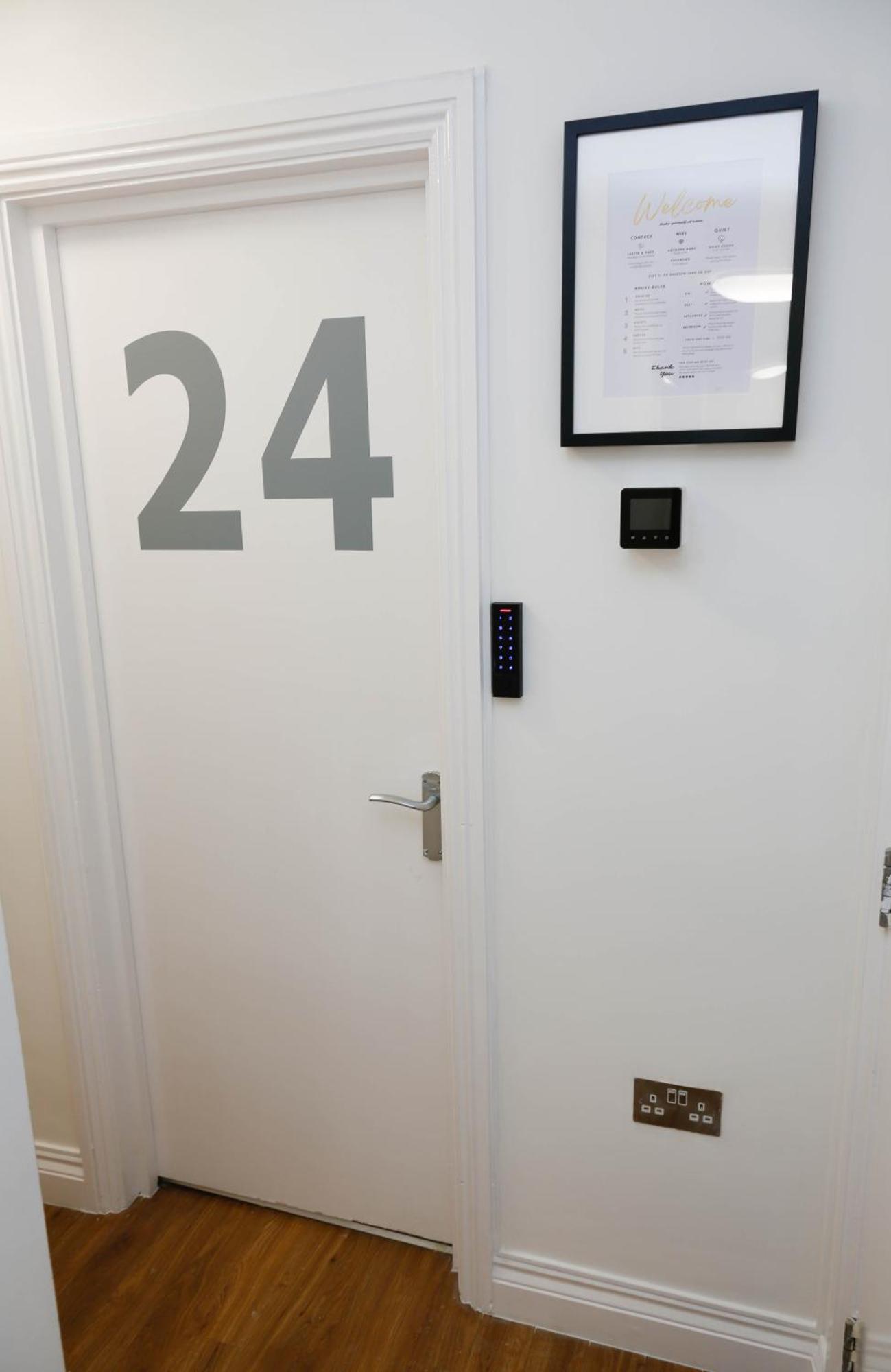 New Luxury Rooms In The Heart Of London Next To Shops, Cafes, Bars & Metro With Shared Bathrooms Luaran gambar