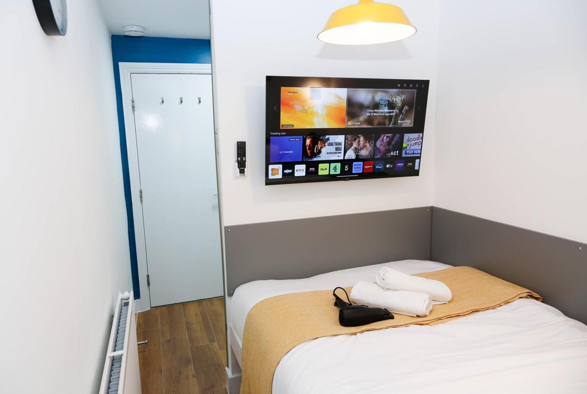 New Luxury Rooms In The Heart Of London Next To Shops, Cafes, Bars & Metro With Shared Bathrooms Luaran gambar