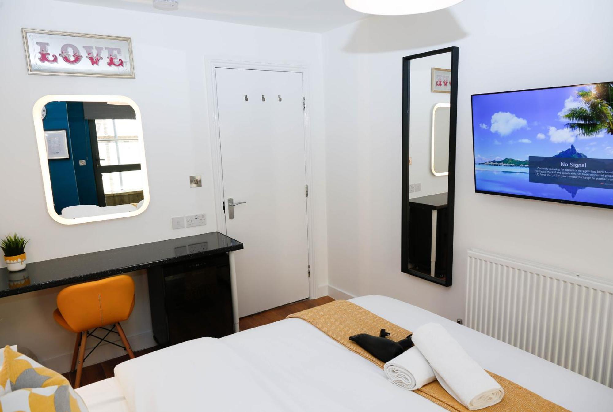 New Luxury Rooms In The Heart Of London Next To Shops, Cafes, Bars & Metro With Shared Bathrooms Luaran gambar